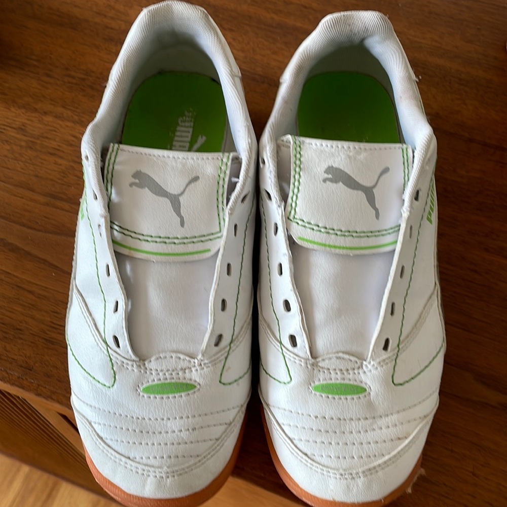 Puma Women’s Esito White & Green Indoor Soccer Sjoes Size 8